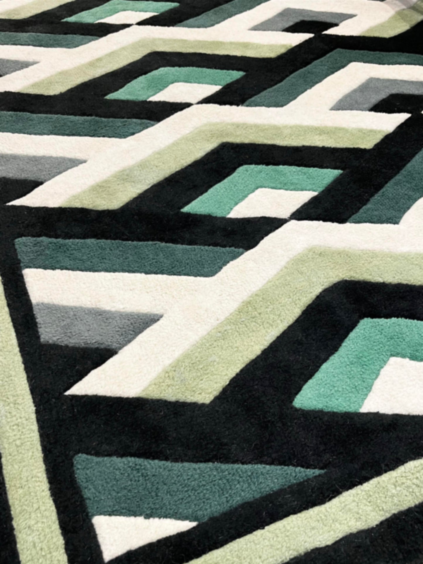 100% Wool Carpet Hand Tufted