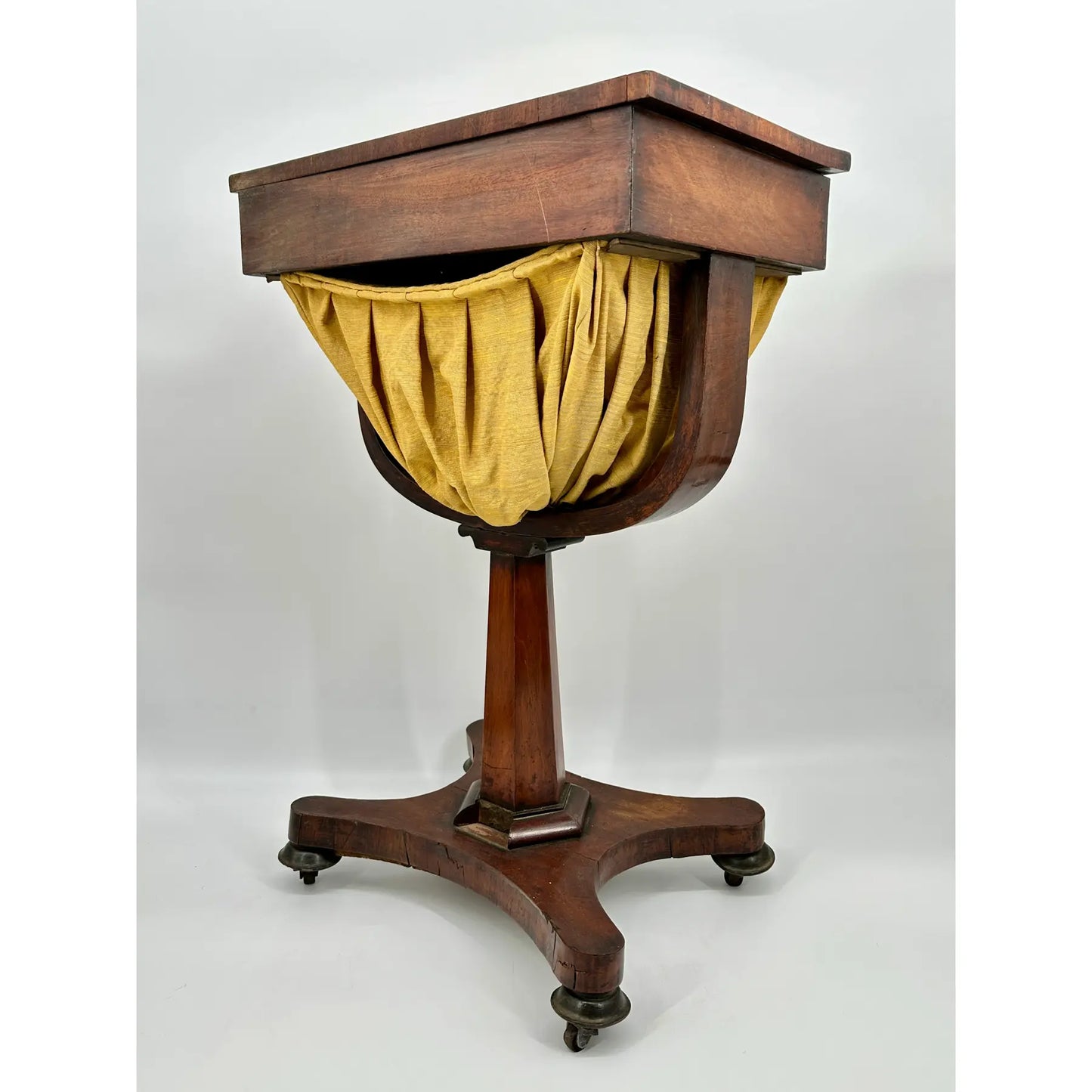 Late 19th Century Classical Mahogany Chess Table With Inlaid Top