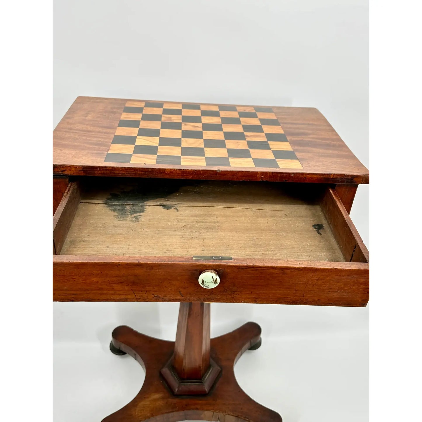 Late 19th Century Classical Mahogany Chess Table With Inlaid Top